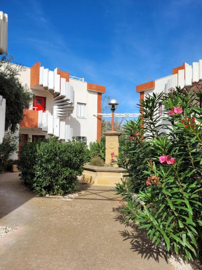 Tahiti Beach, T2 A La Mer, Piscine, Terrasse Et Parking Frontignan Exterior foto
